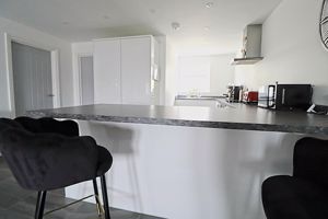 Kitchen- click for photo gallery